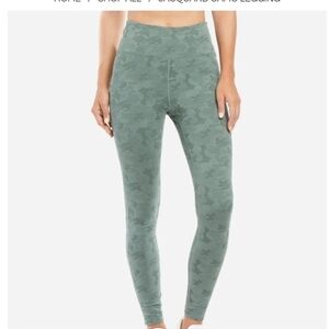 Danskin •Size Medium• Jungle Green Jacquard Hi-Waist Leggings ☆New w/ Tag☆